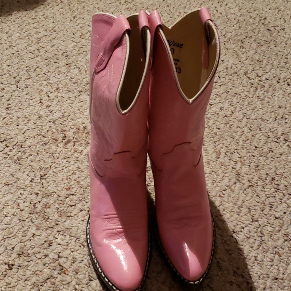 Pink Old West boots